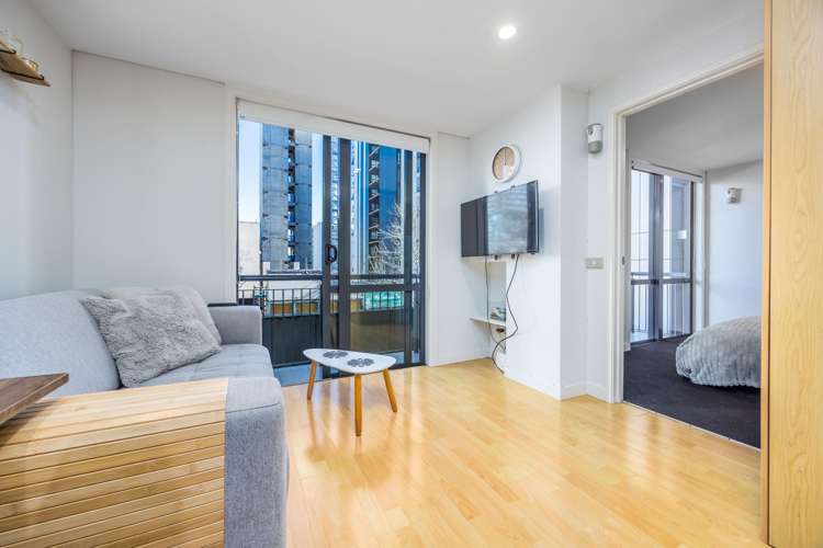 303/76 Wakefield Street_4
