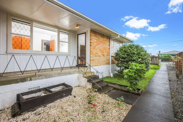 2/155 Mount Albert Road_0