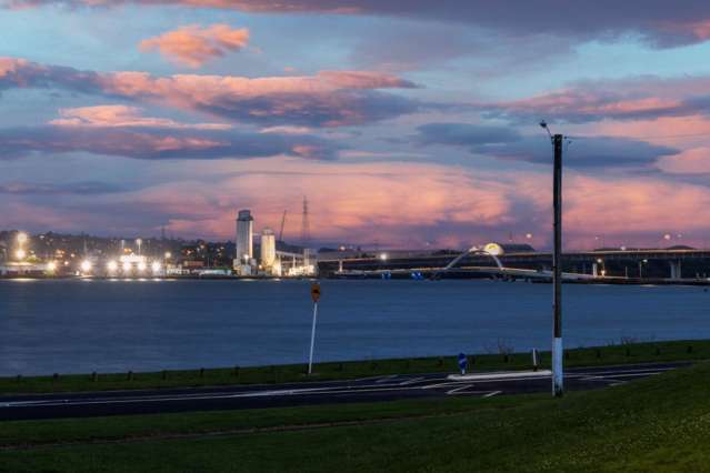 18 Kiwi Esplanade Mangere Bridge_3