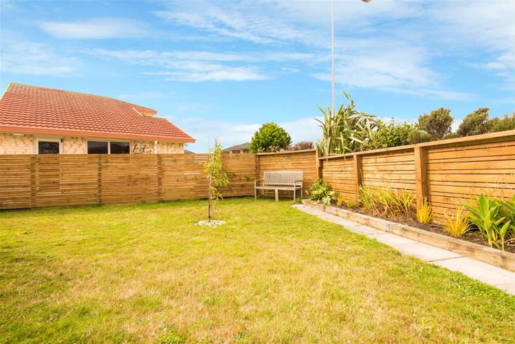 5 Silver Pine Avenue Woodridge_10