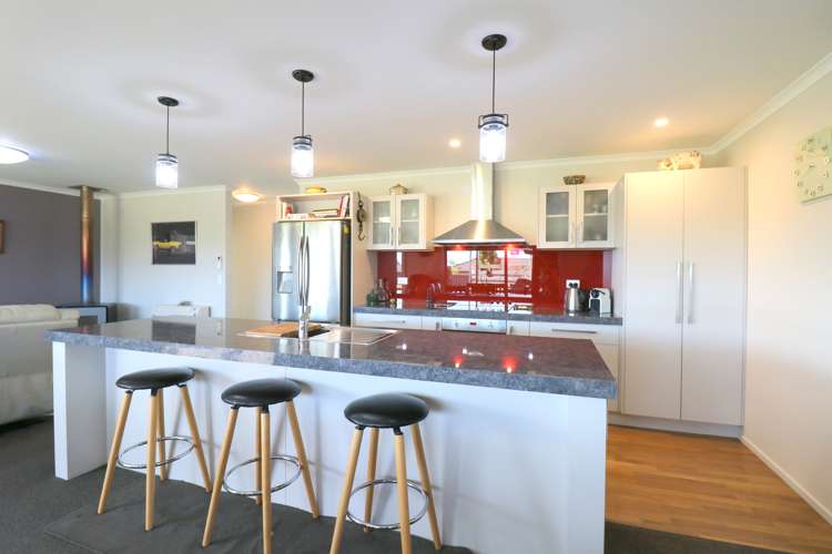 21 Sunrise Drive Seaward Bush_5