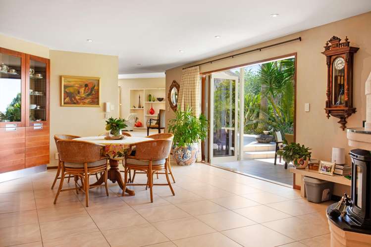 131 Point View  Drive East Tamaki Heights_19