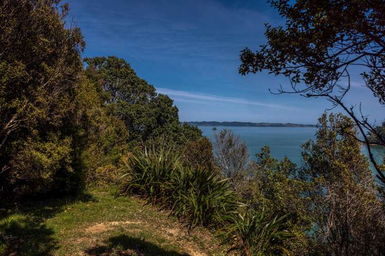 27 and 31 Hunterville Road Orapiu_8