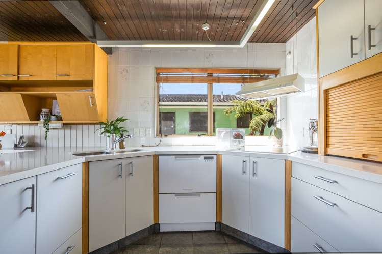 86 Tweed Road Papakowhai_6