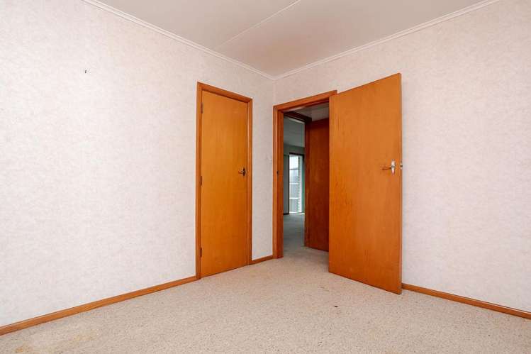 9/25 Queen Street Dannevirke_12