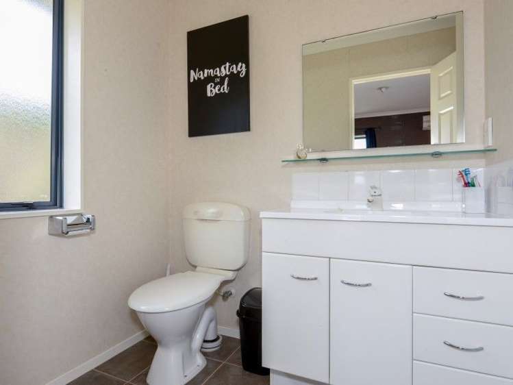 14 Pointon Glade Grandview Heights_6