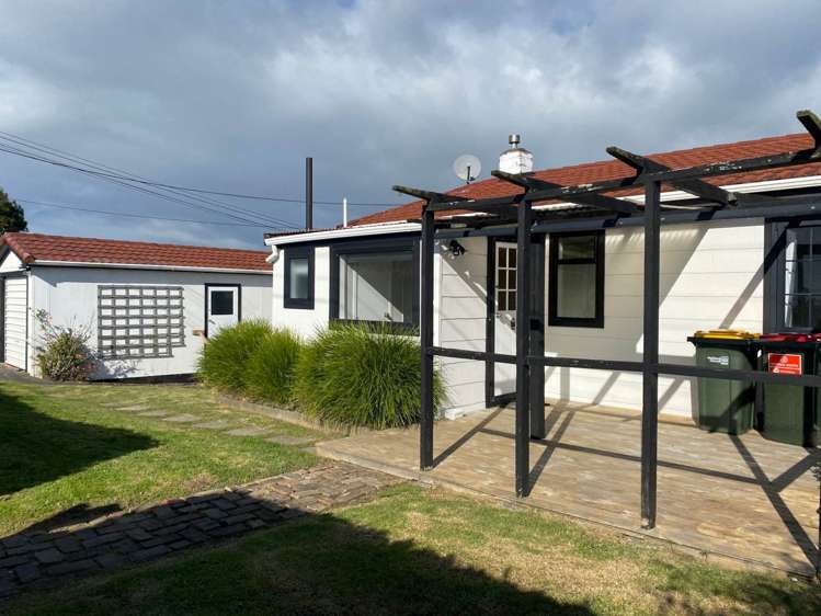 51 Roberts Road Matakatia_2