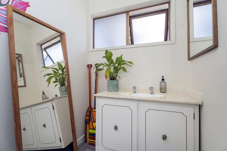 211 Mangakahia Drive Whangapoua_28