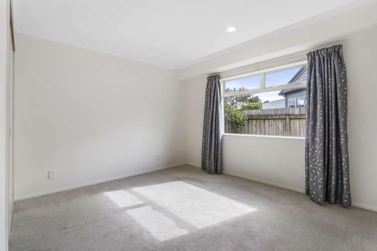 1/64 Riverside Road Orewa_19
