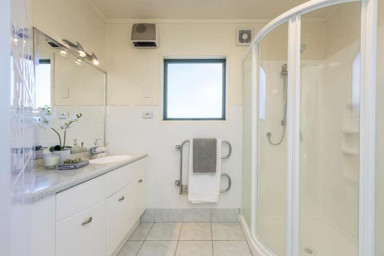 24 Mariners Grove Algies Bay_20