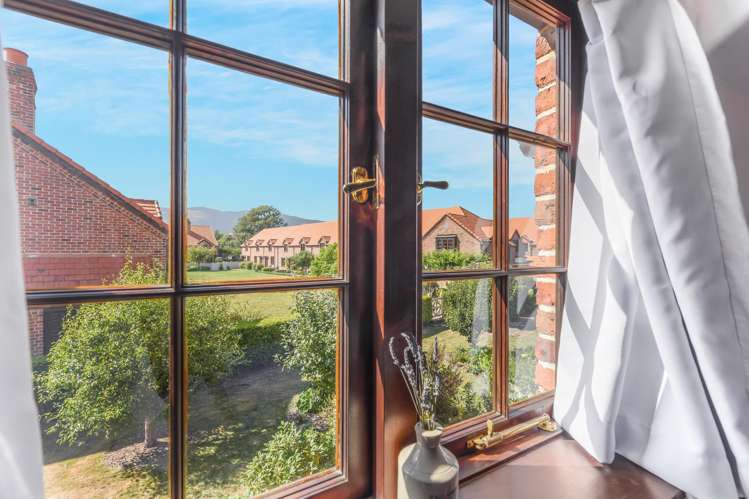 3/6 Quiet Woman Way Monaco_13