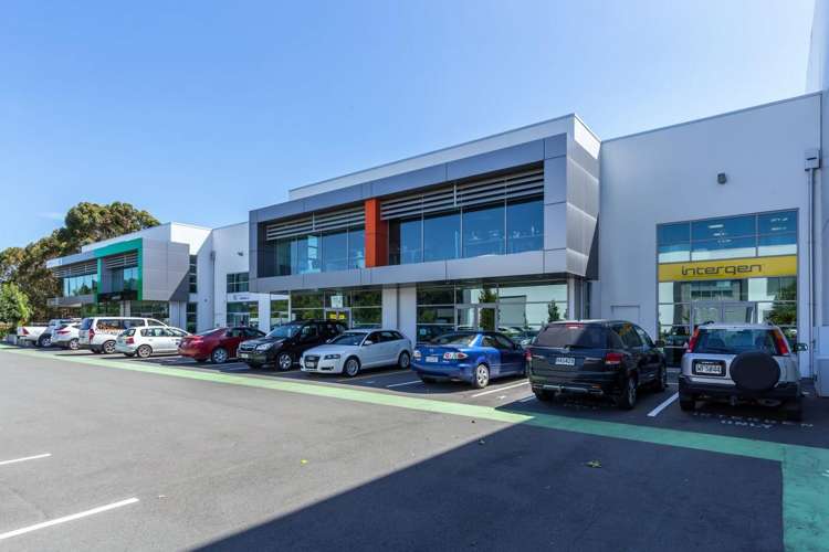 Unit B3, 92 Russley Road Russley_0