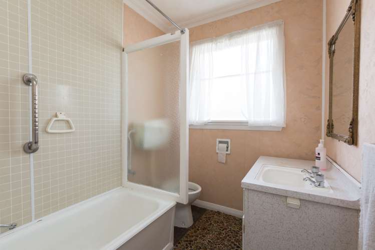 234 Botanical Road Takaro_24