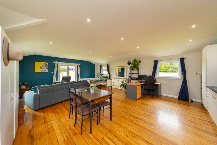 2523 Kimbolton Road Kiwitea_16