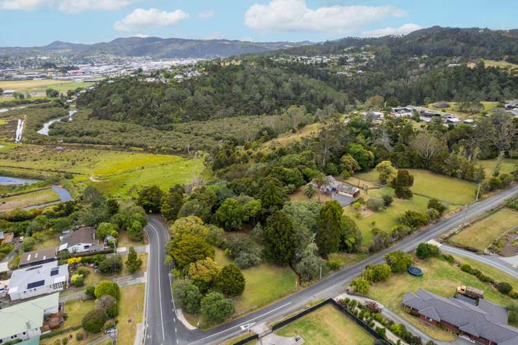 3 Mackesy Road Parahaki_40