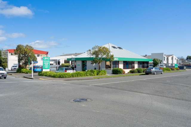 Prime Corner Commercial - Occupy or Lease