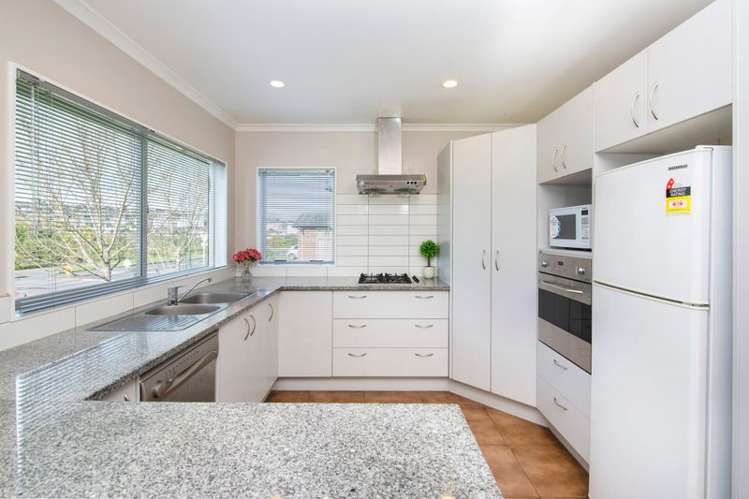 1 Gibbston Crescent Flat Bush_6