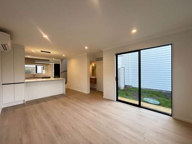 71D Royal Road Massey_4