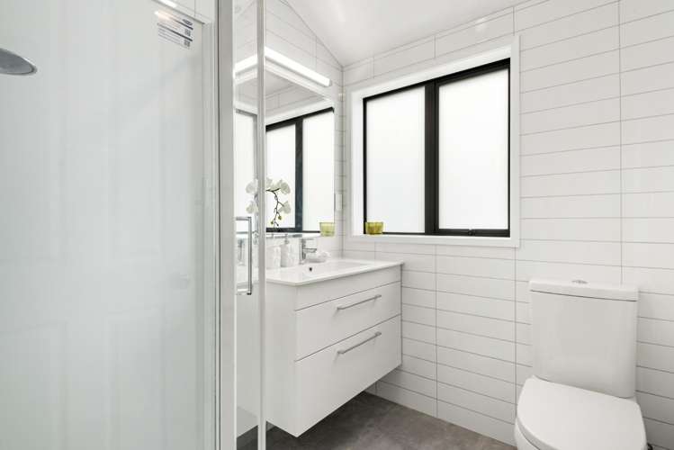 67A Sunrise Avenue Murrays Bay_15