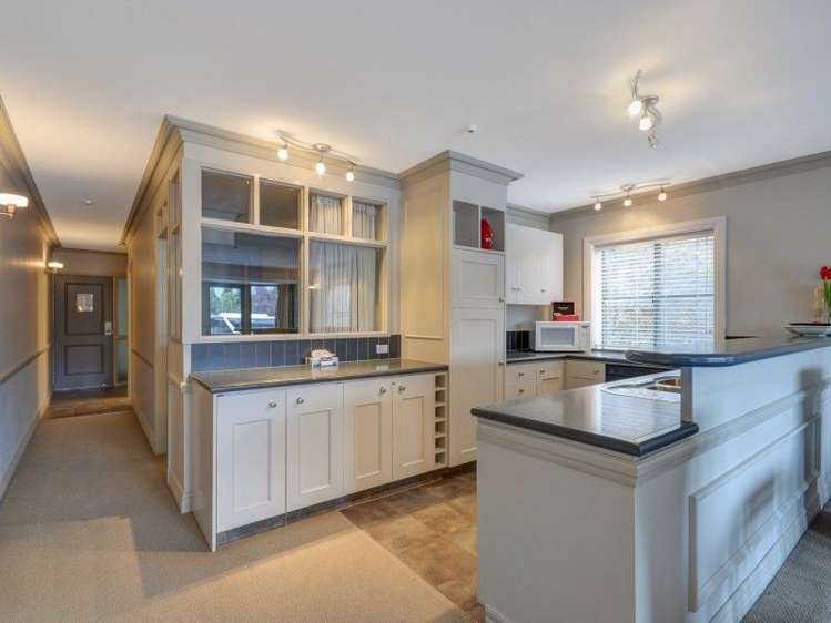 13/109 Beach Street Queenstown_5
