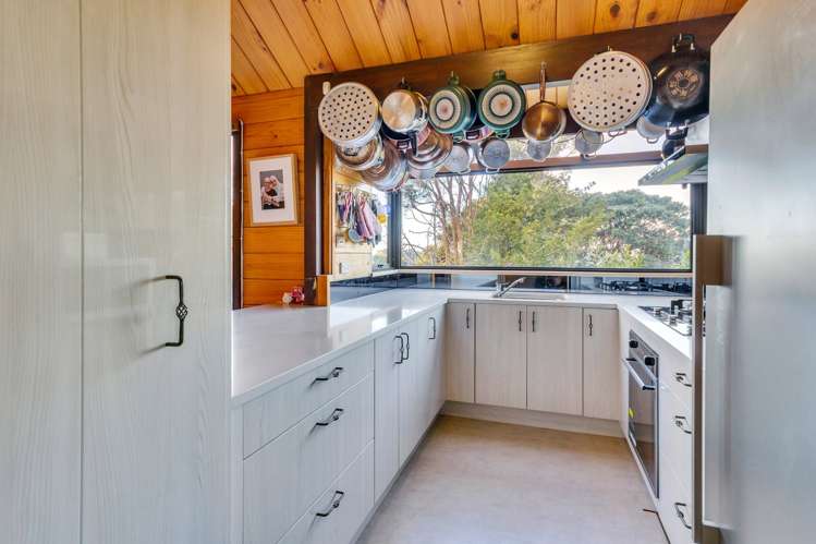 52 Rauhuia Crescent Parau_2