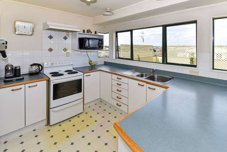 16 Bill Phillip Place Clendon Park_8