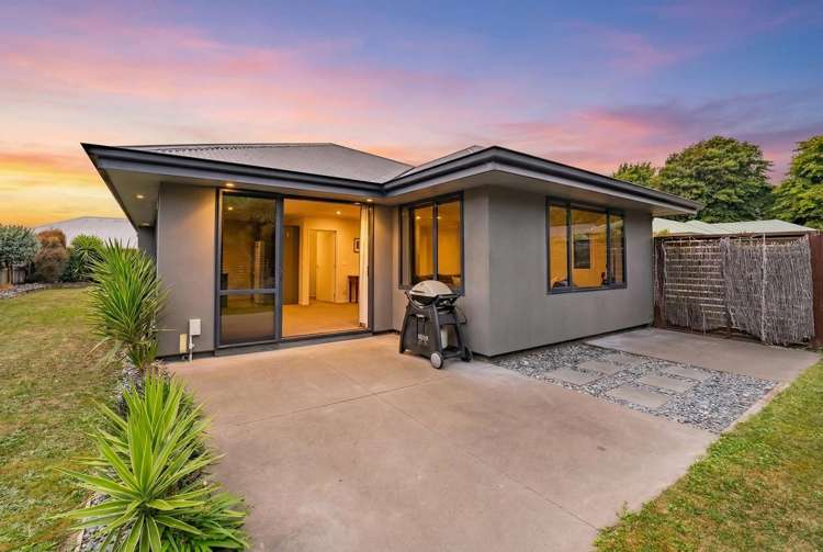 79 Fergusson Street Stoke_15