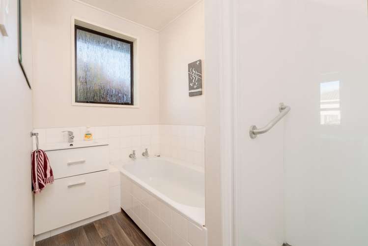 2/208 Grimseys Road Redwood_9