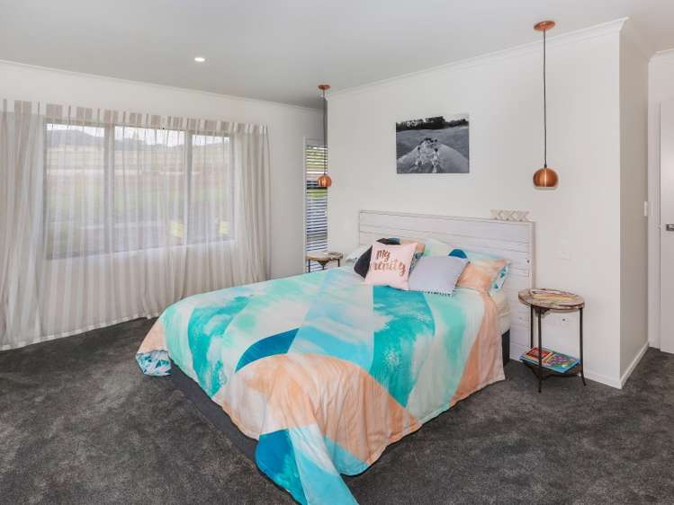 9 Lawrence Carter Drive Bombay_7