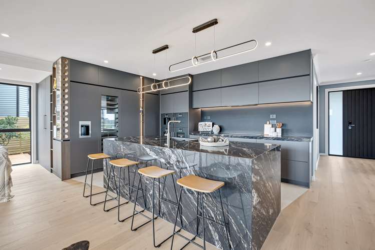 2 Taku Close Long Bay_6