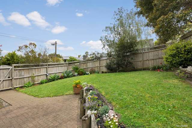 2/4 Bond Crescent Forrest Hill_4