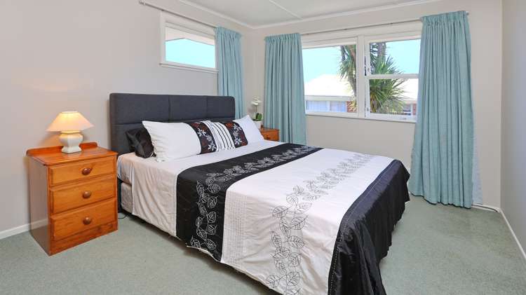 3 Tracey Terrace Te Atatu South_11