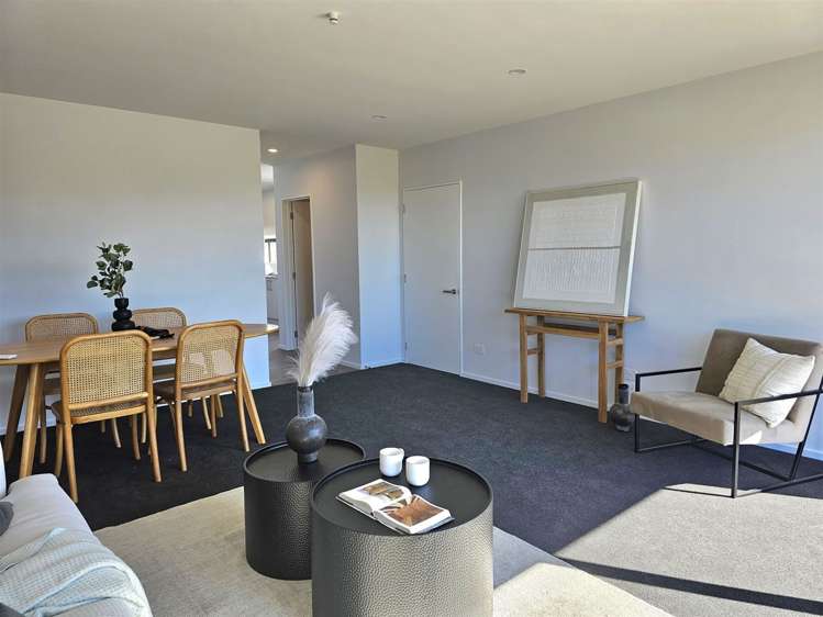 1 Malaga Crescent Harewood_4