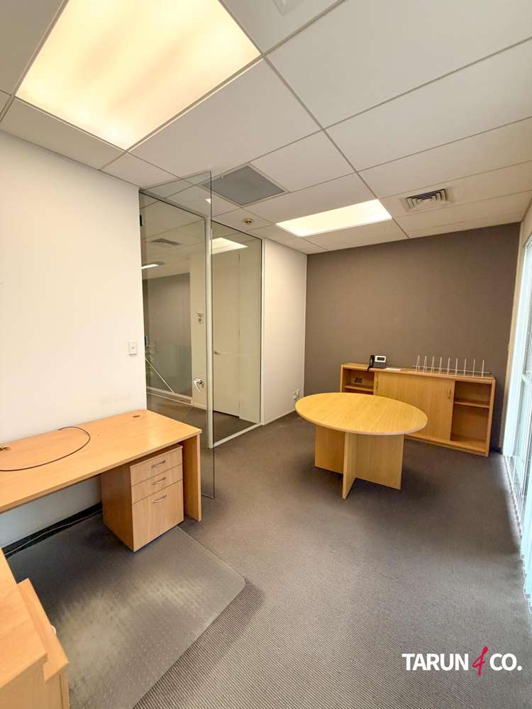 3B/77 The Strand Parnell_1