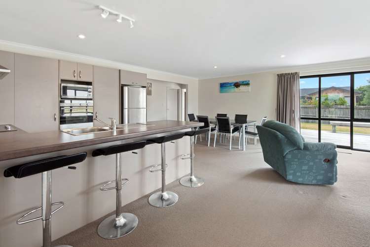 7 Sando Way One Tree Point_9