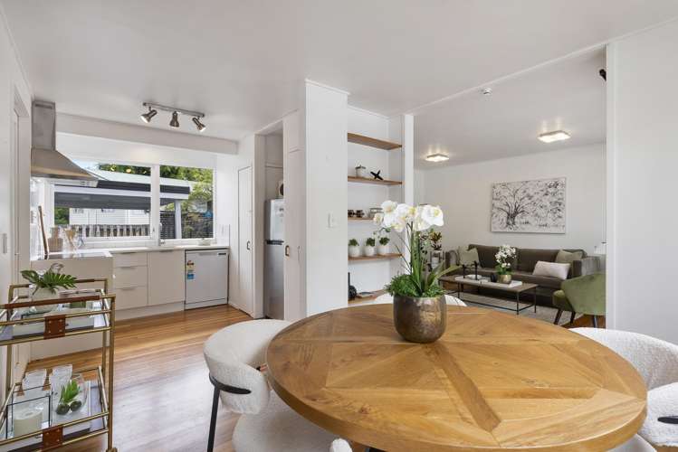 2/44a Waiohua Road Greenlane_10