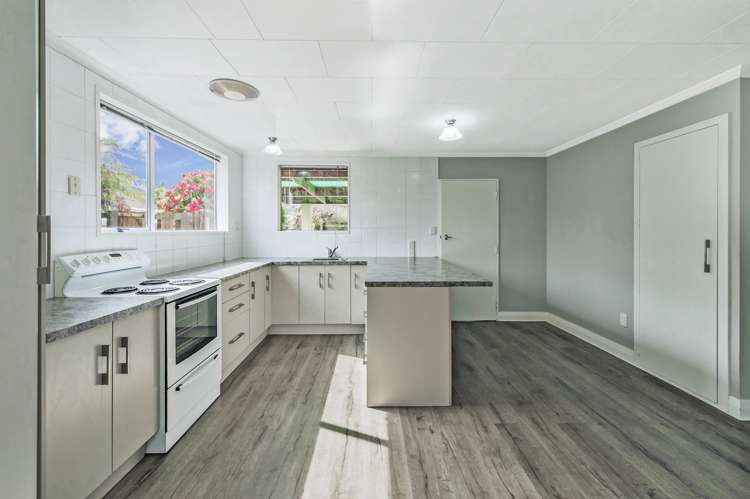 29 Sarsfield Street Southbridge_5