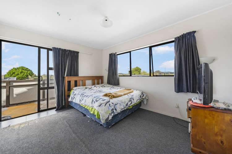 21 Rushgreen Avenue Pahurehure_14