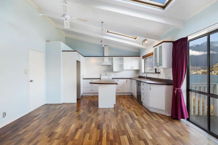 36 Perkins Road Queenstown Hill_8