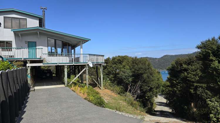 20 Harpoon Hill Great Barrier Island_23