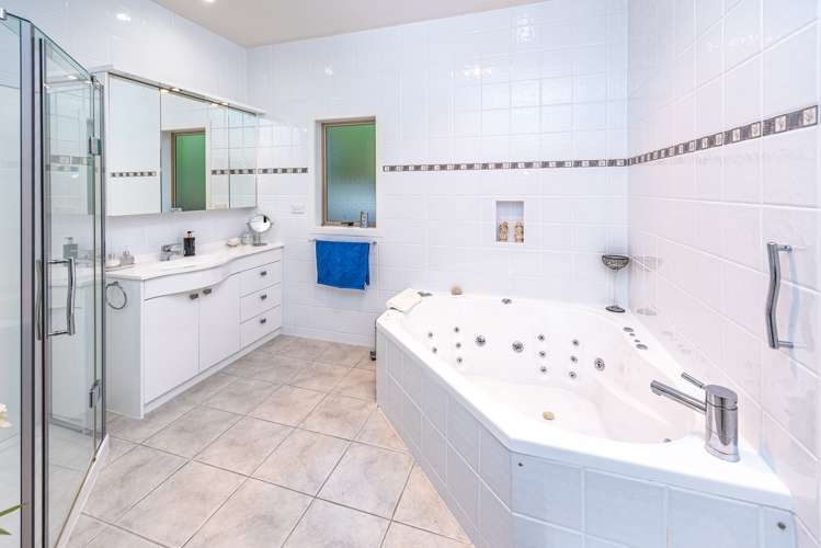 12 Suffolk Drive Otamatea_11