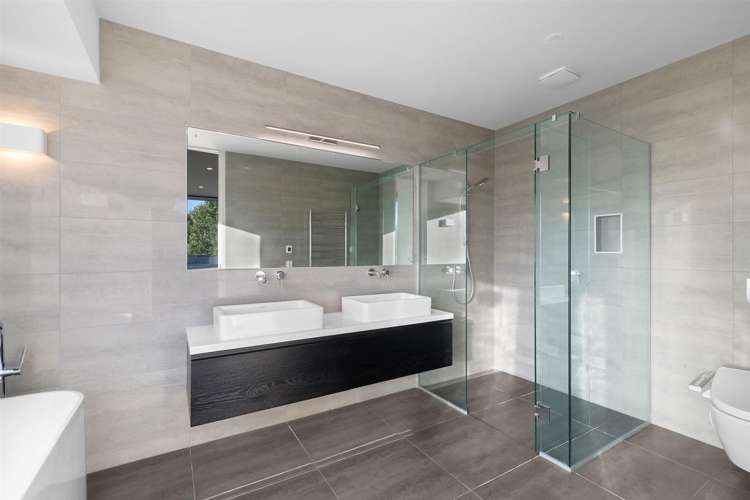 1/3 Kerry Drive Queenstown_12