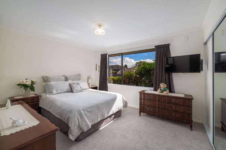 2/6 Goodall Place Redwood_9