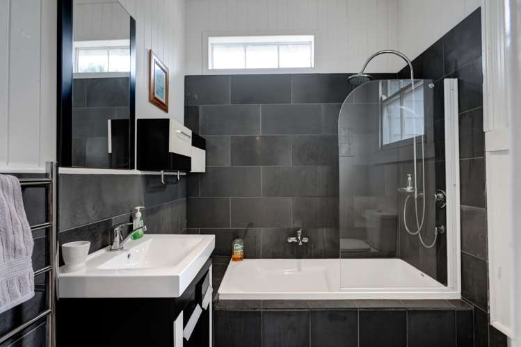 3 Gribbin Street Awakino_20