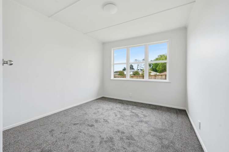5 Manston Road Mangere_33