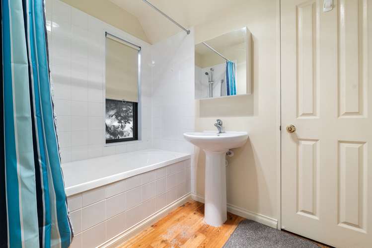 2/50 Crofton Road Harewood_6