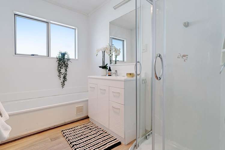 2/66 Coronation Road Hillcrest_12