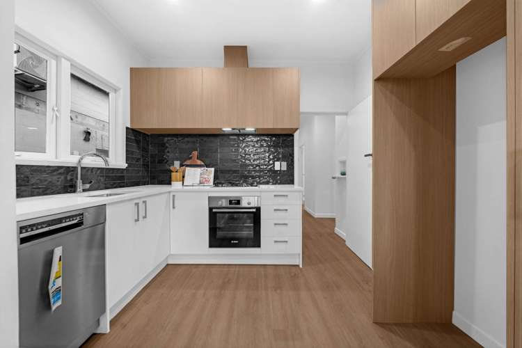 4029 Great North Road Glen Eden_3