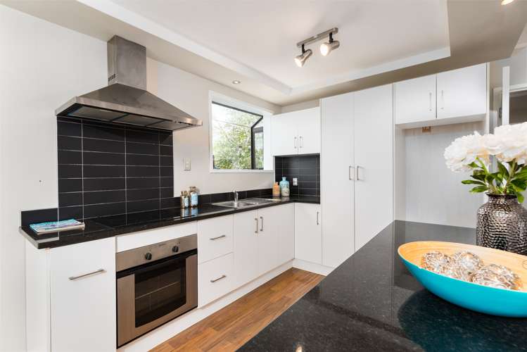 180 Solar Road Glen Eden_6