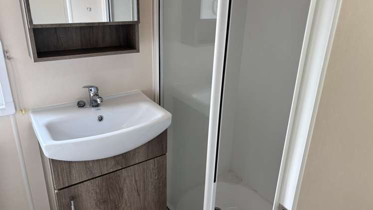 64/433 Dixons Road Loburn_10